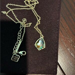 ❌❌SOLD❌❌ Goldtone Kendra Scott Pendant
